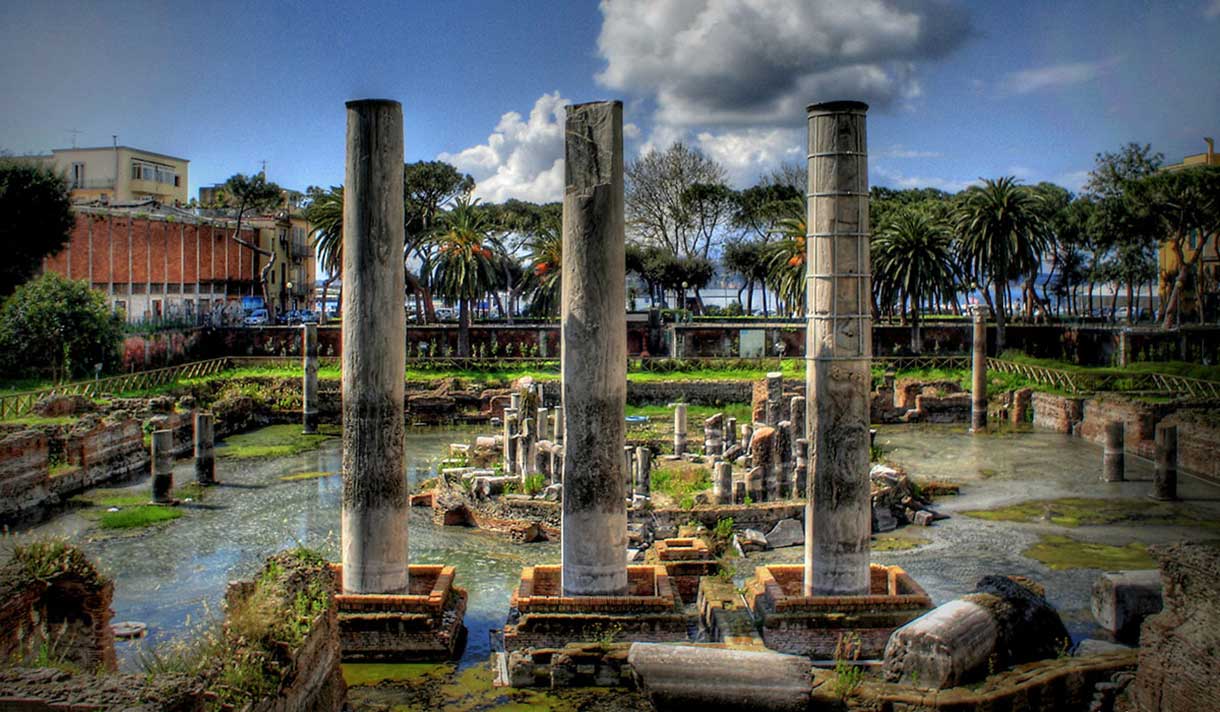 Tempio Di Serapide Pozzuoli (macellum) - Antico Mercato Romano Pozzuoli