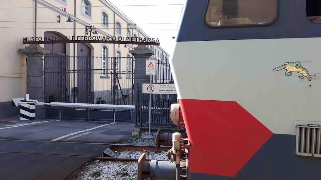 Tutti in carrozza, tornano i treni storici della Campania