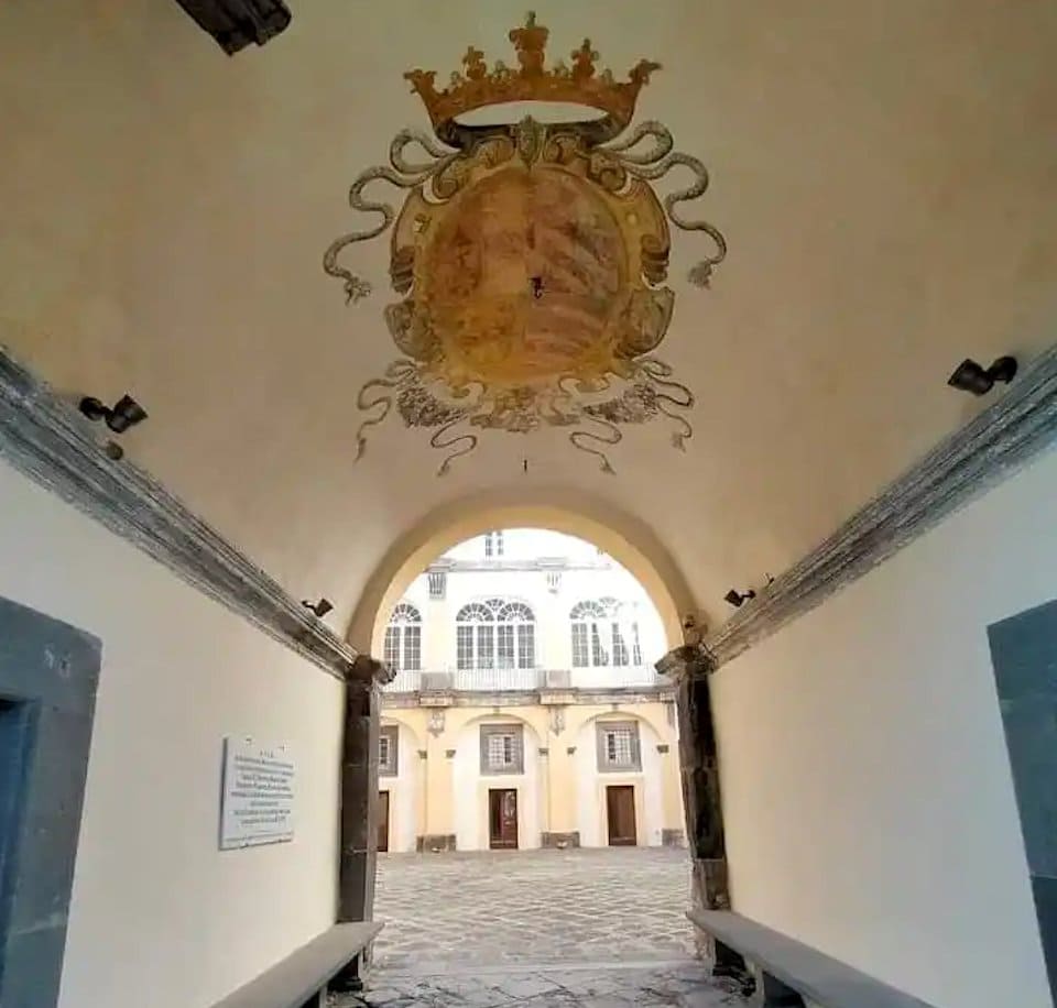 Ingresso del Palazzo Mediceo di Ottaviano