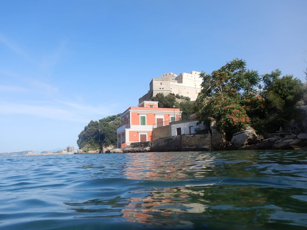 Villa Ferretti Bacoli vista dal mare
