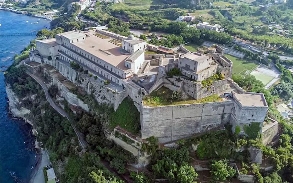 Antro 2024: arte e cultura al Castello Aragonese di Baia