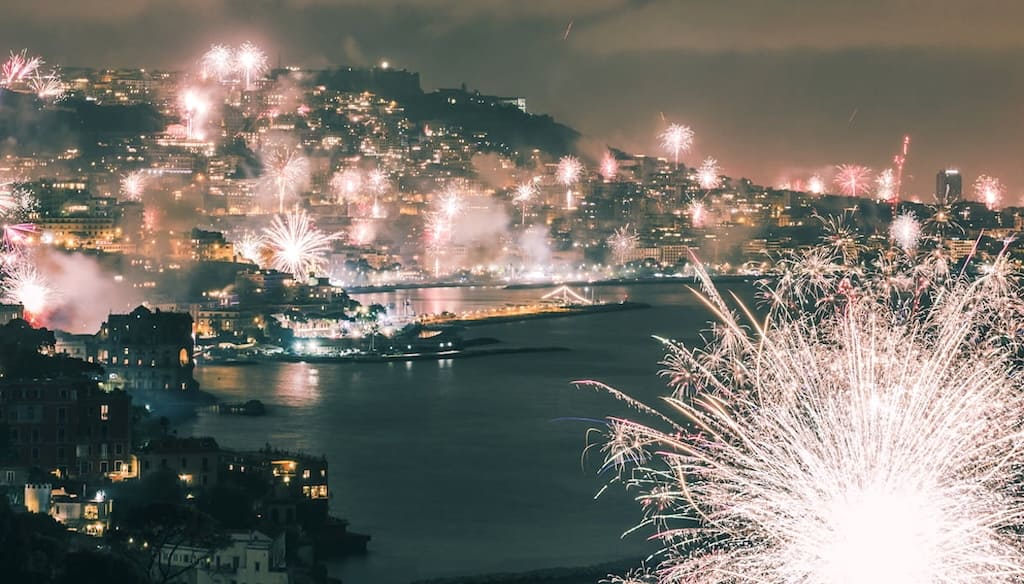 Capodanno 2025 a Napoli: quattro giorni di musica e divertimento