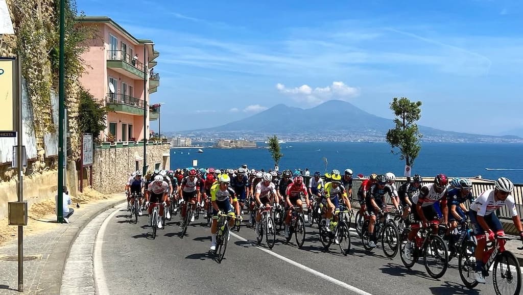 Giro d’Italia 2025 a Napoli. Quando, programma e tappe